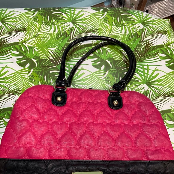 NWOT Betsy Johnson purse - Picture 2 of 2